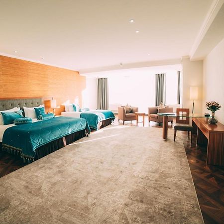 Damas International Hotel Bishkek Luaran gambar