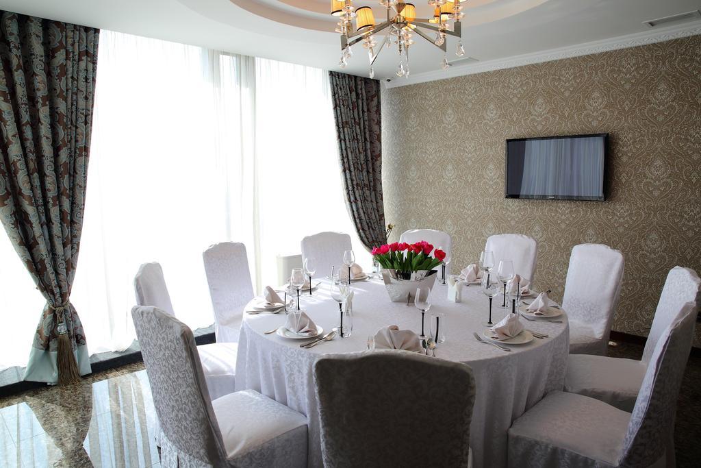 Damas International Hotel Bishkek Luaran gambar