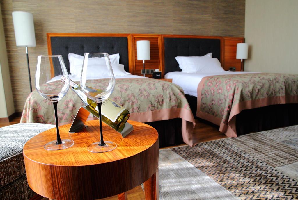 Damas International Hotel Bishkek Bilik gambar