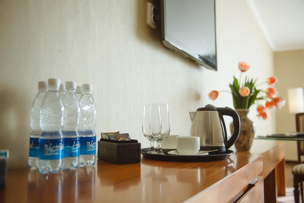 Damas International Hotel Bishkek Luaran gambar