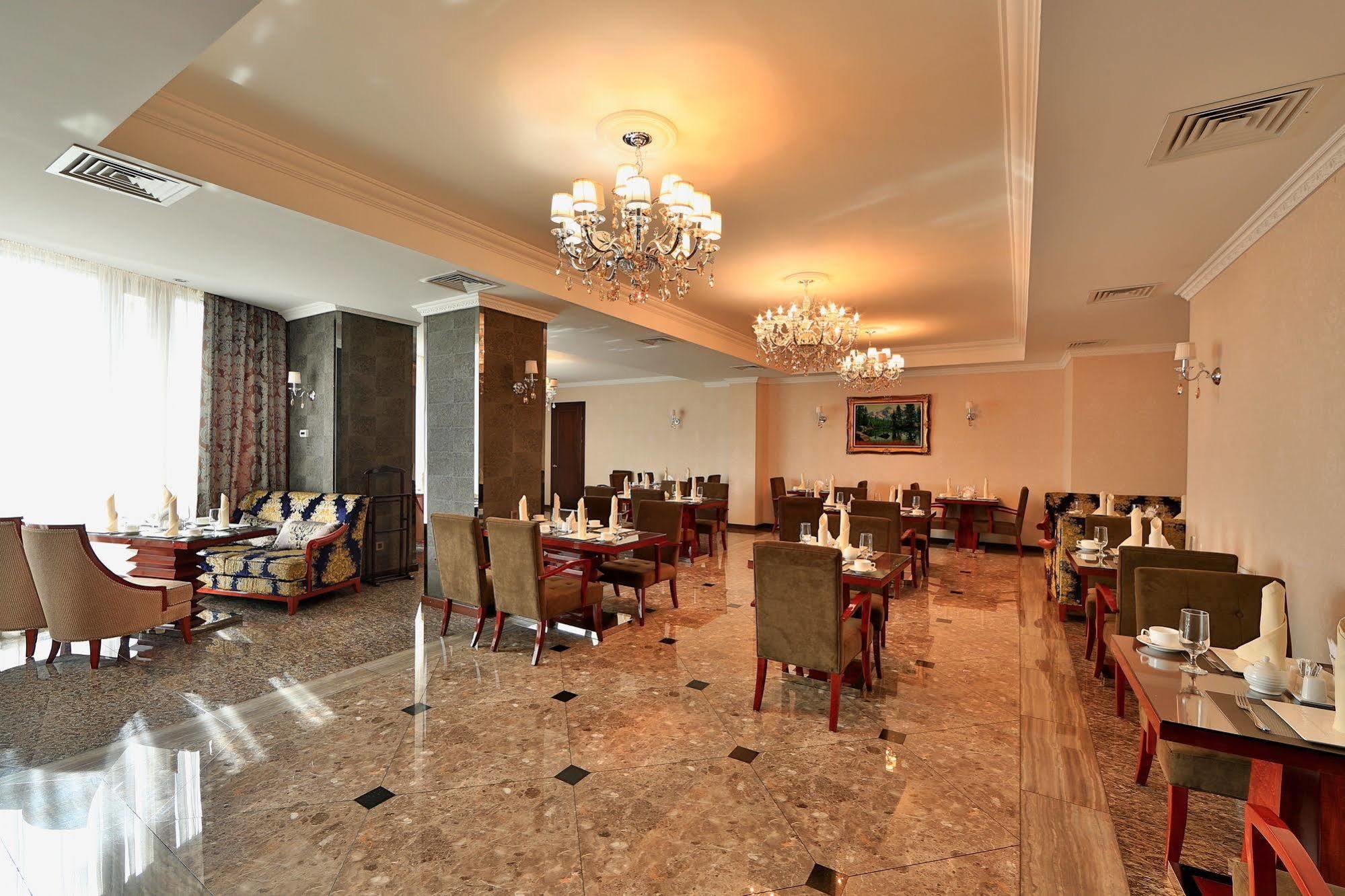 Damas International Hotel Bishkek Luaran gambar