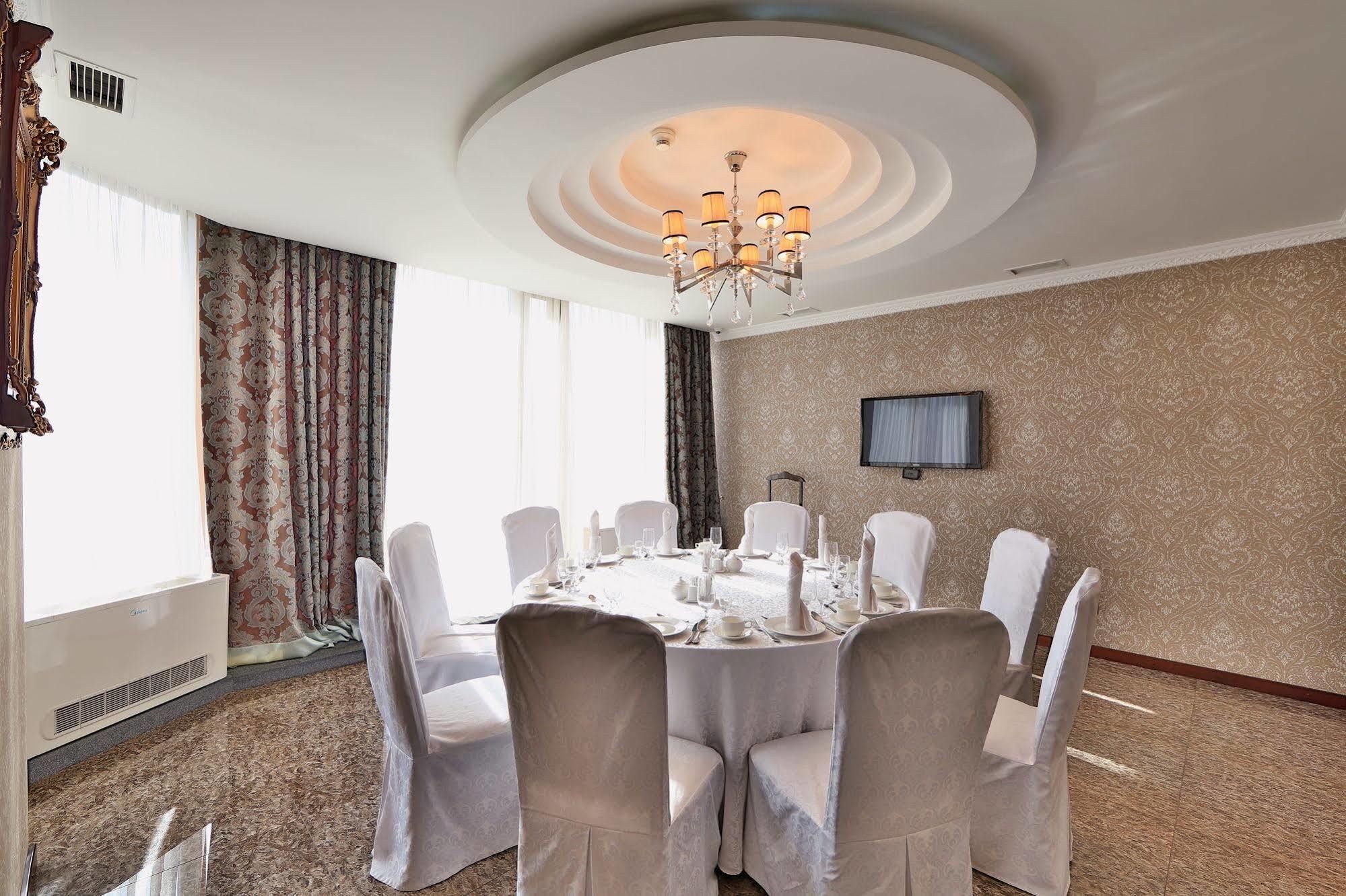 Damas International Hotel Bishkek Luaran gambar