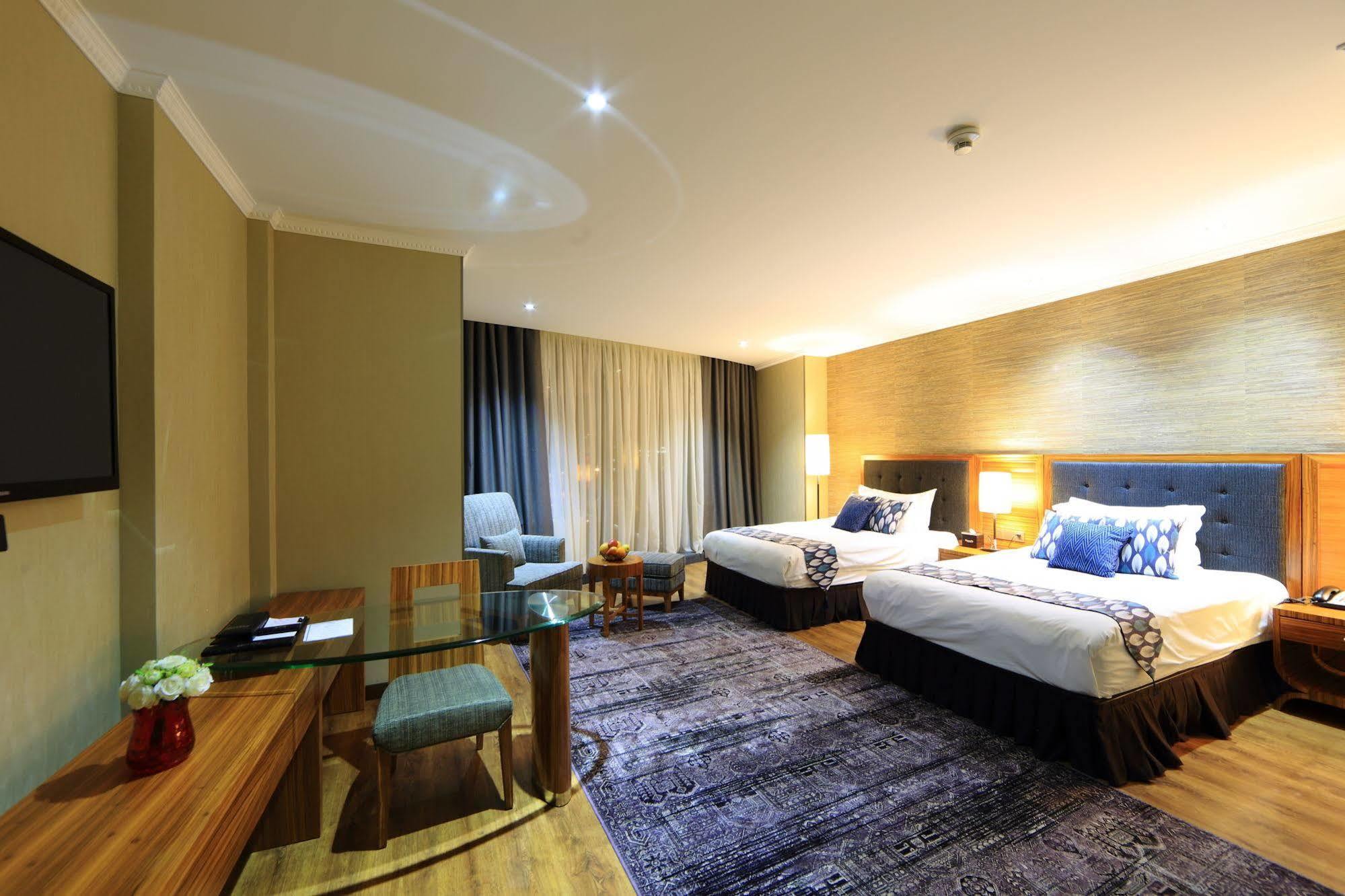 Damas International Hotel Bishkek Luaran gambar