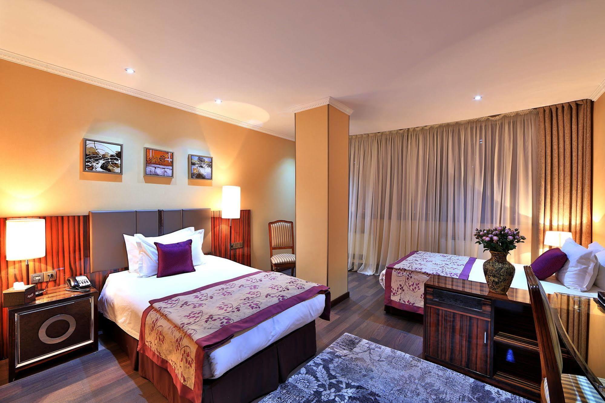 Damas International Hotel Bishkek Luaran gambar