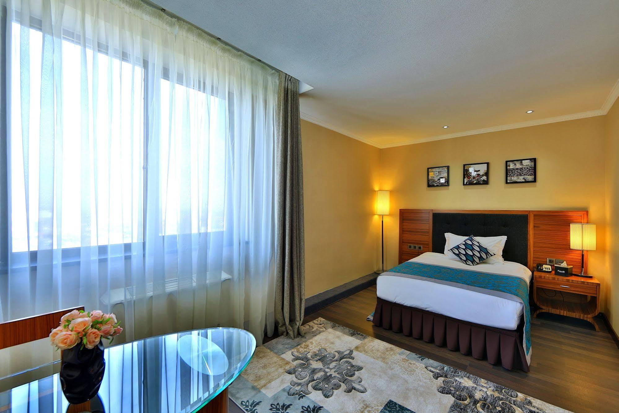 Damas International Hotel Bishkek Luaran gambar