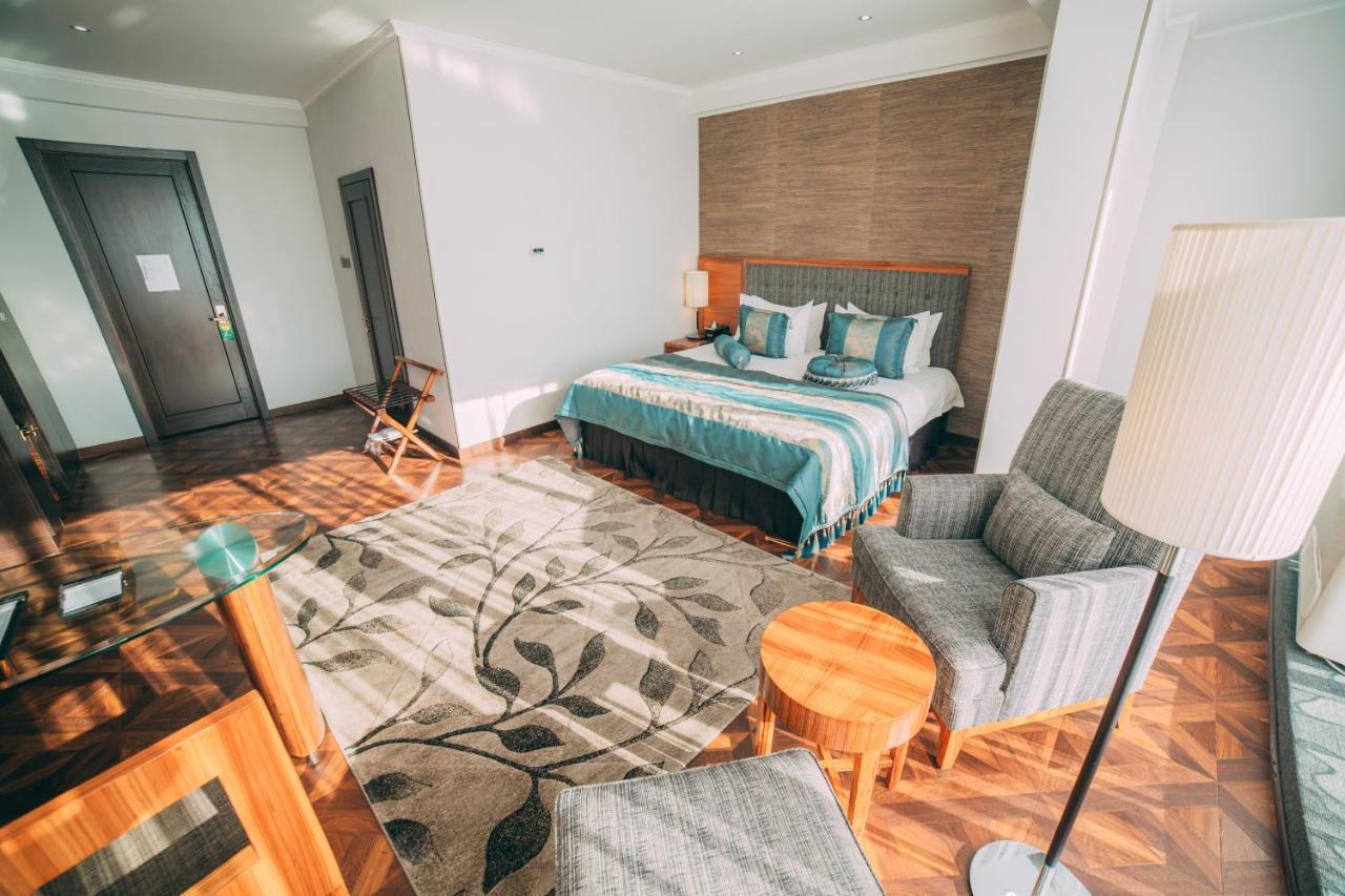 Damas International Hotel Bishkek Luaran gambar