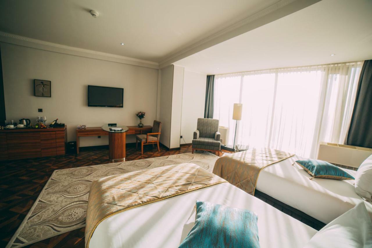 Damas International Hotel Bishkek Luaran gambar