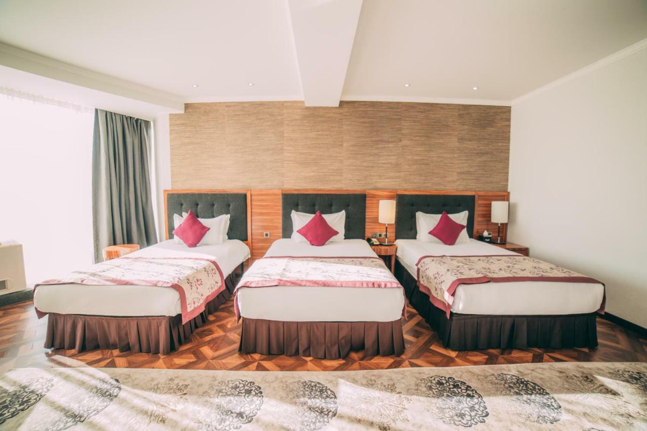 Damas International Hotel Bishkek Luaran gambar